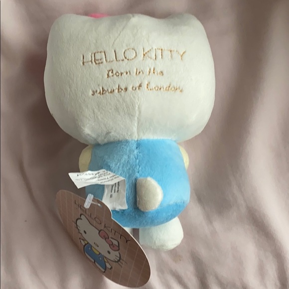 Hello kitty plush - Picture 2 of 3